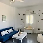 Eleni\'S Village Suites